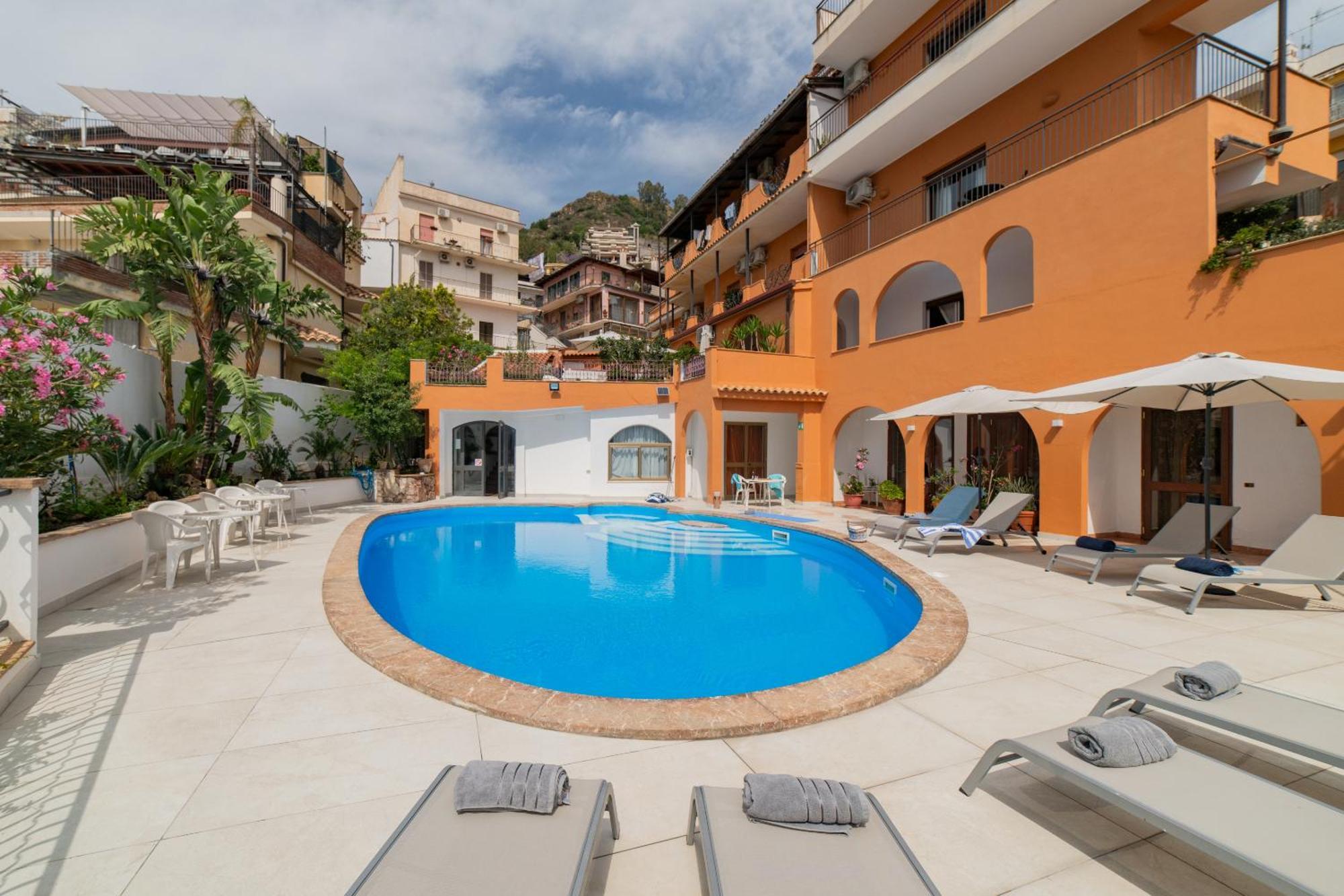 Casa Pertosa Bed & Breakfast ตาออร์มินา ภายนอก รูปภาพ